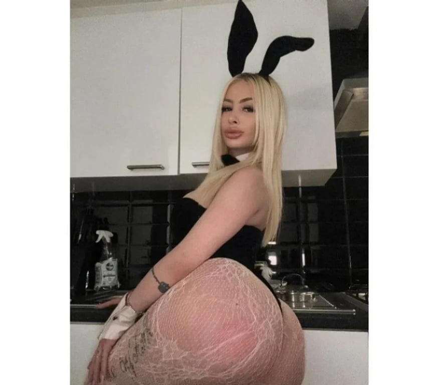 Escorts East London Shadwell - East London - Photos for NAUGHTY BRAZILIAN CELINA 🇧🇷 PARTY AVAILABLE NOW
