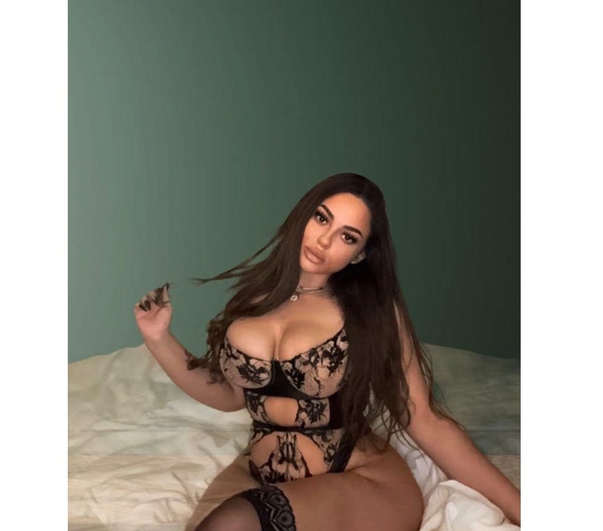 Escorts Surrey Guildford - Photos for NEW party girl🩷 vip escort NEW in town🩷