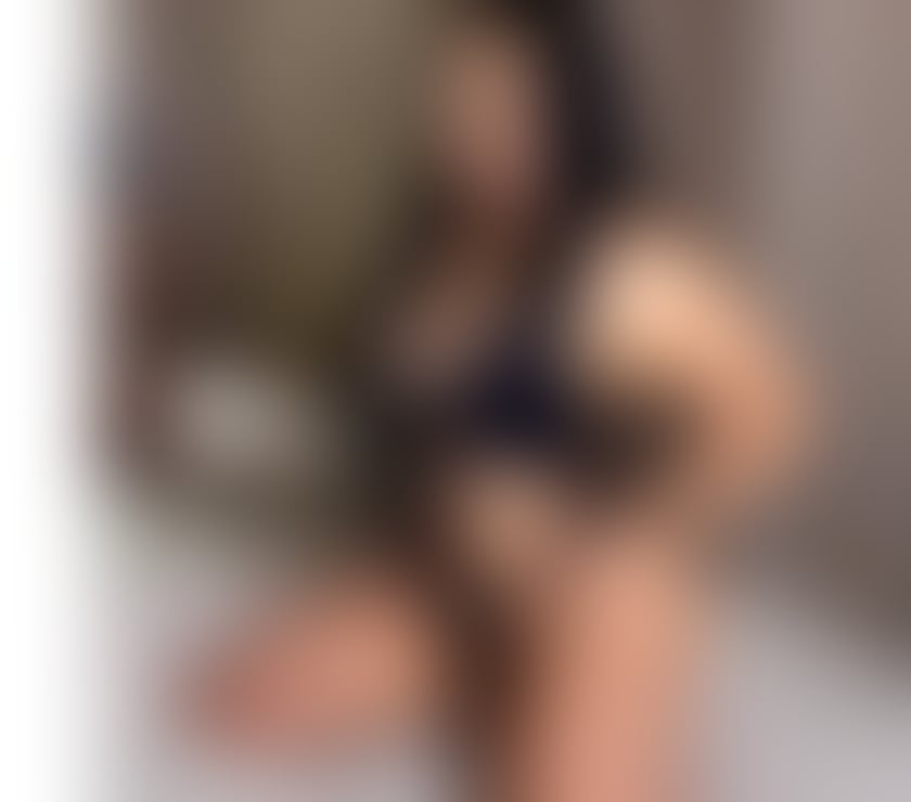 Escorts South East London Woolwich - South East London - Photos for ELLA BACK IN TOWN PARTY GIRL 🖤🔝