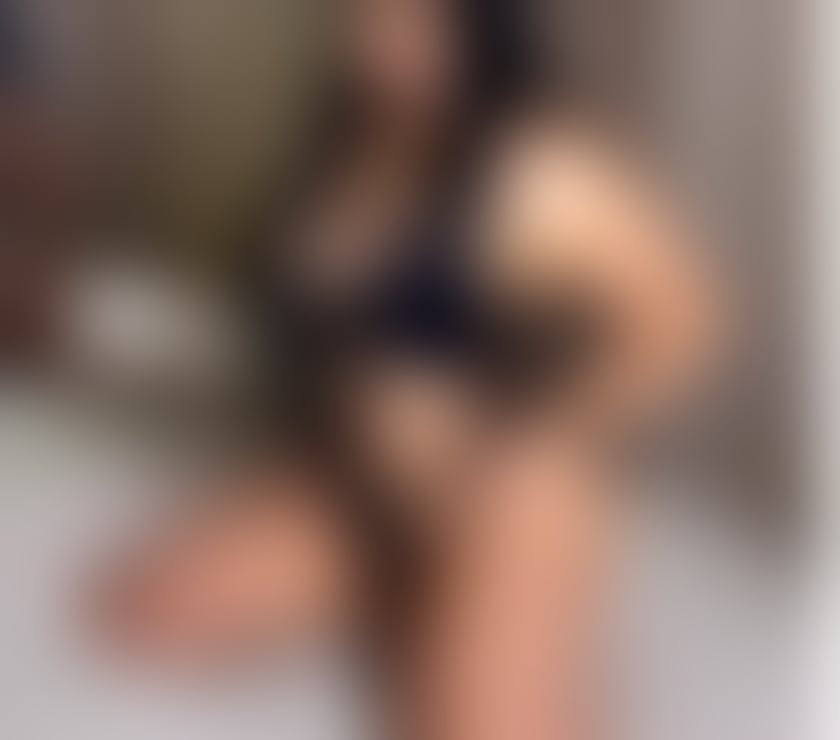 Escorts South East London Plumstead - South East London - Photos for ELLA BACK IN TOWN PARTY GIRL 🖤