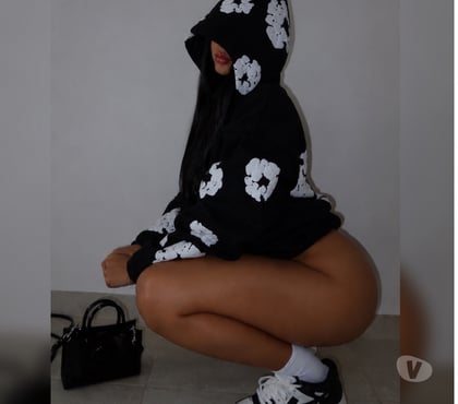 Photos for 💋PETITE BRAZILIAN✨ ADDICTIVE ENERGY