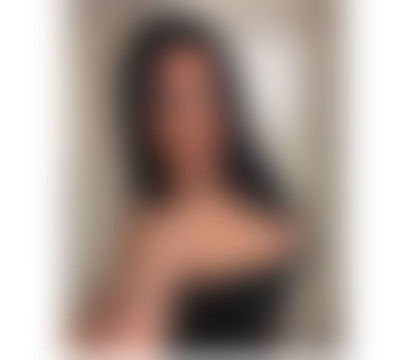 SEDUCTIVE, CHARMING AND HOT BRUNETTE 🔥💋