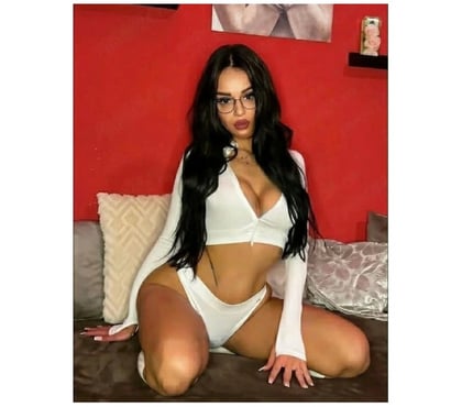  Escorts & Erotic Massage The Avenues Hull - Photos for 😘LIZZY 🔝❤️ NOUĂ PETRECEREȚĂ 🥂💋