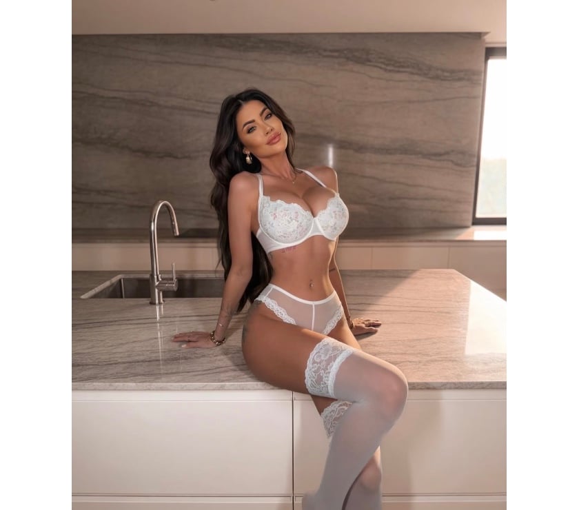 Escort Bristol City Centre Bristol - Photos for MIRA🔥NAUGHTY GIRL🔞GFE 💦🍭 FUN👅🤪Party🎉