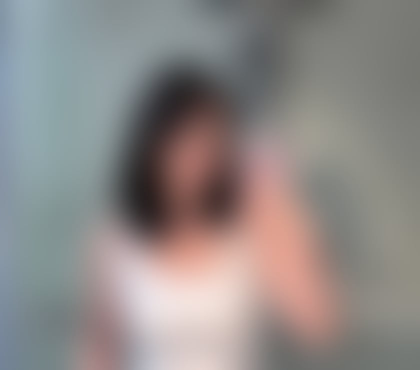 A beautiful🍷mysterious🫦 juicy Asian girl