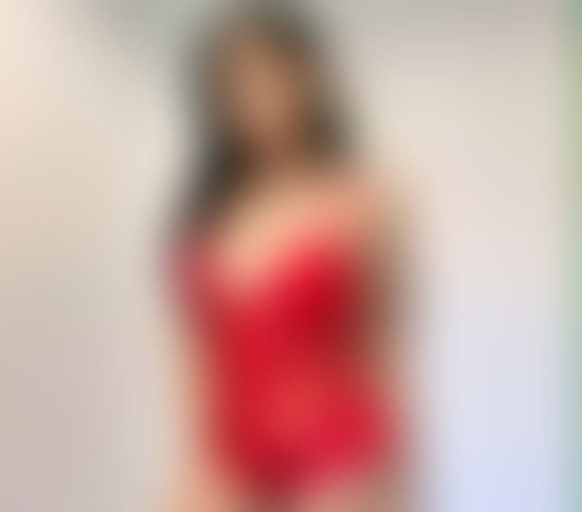 Escorts Surrey Guildford - Photos for Slim Sexy Feminine Busty Curvy 🔥 Thai TS Ladyboy x