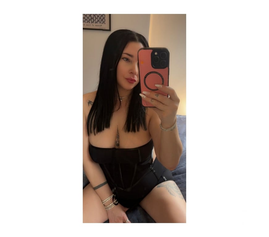 Escorts Buckinghamshire Milton Keynes - Photos for Half British half German x NEW Emy in Milton