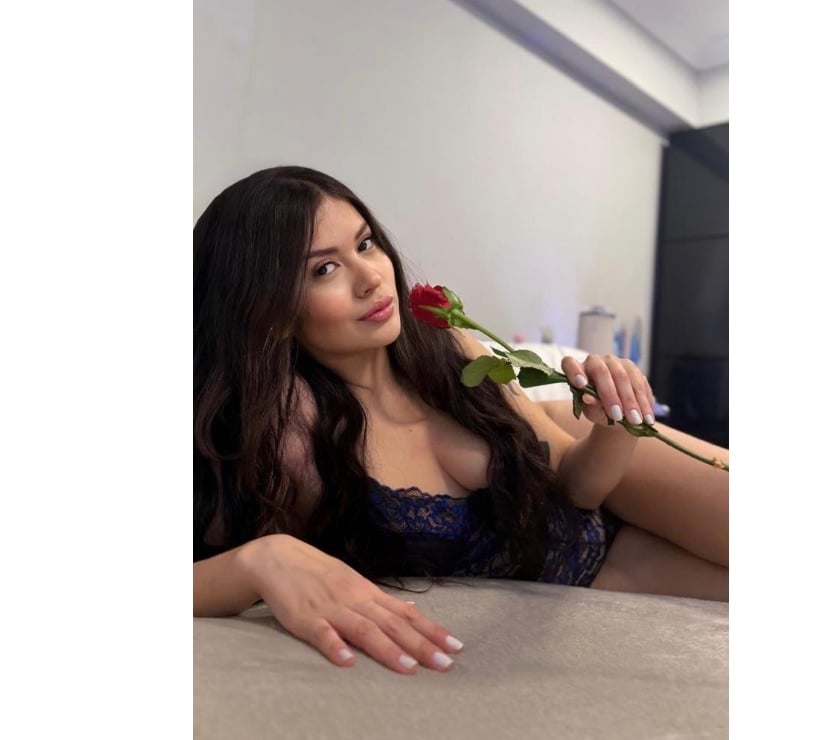 Escorts Nottinghamshire Nottingham - Photos for Myrles Brunette Party in Nottingham