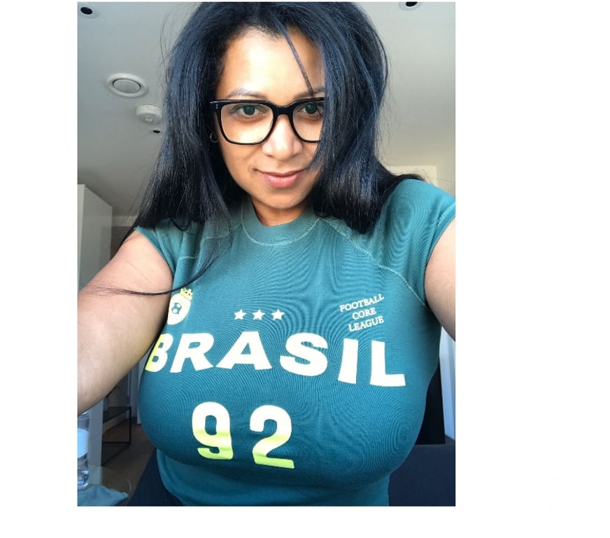 Escorts East London Aldgate East Station - East London - Photos for 💥Pamela naughty Milf pics real big boobs natural 38DD💥