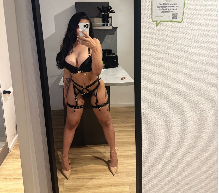 Trans Escorts Glasgow Glasgow City Centre - Glasgow - Photos for TS DEUSA DO ÉBANO - NUMBER 01