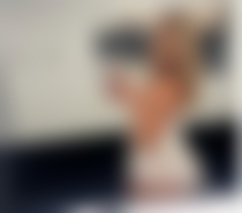 Hi EMMA 💙 SEXY PARTY GIRL IN TOWN 💙🍾,