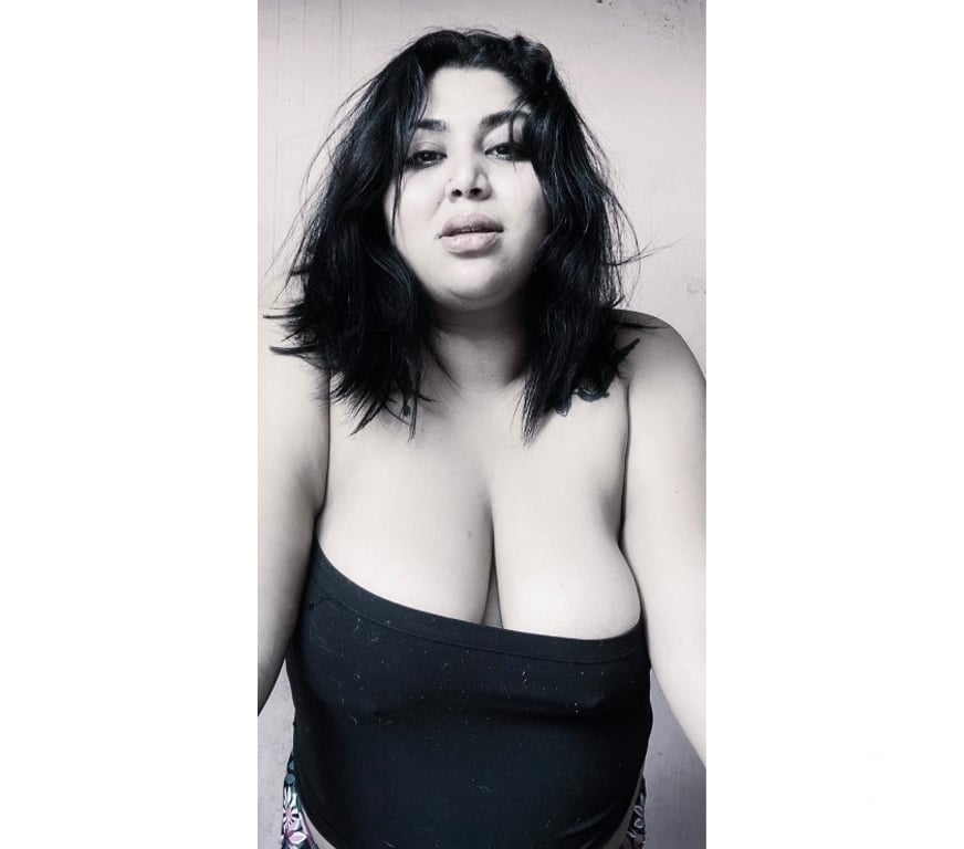 Escorts North West London Golders Green - North West London - Photos for Captivating Latina for Relaxed and Enjoyable Moments