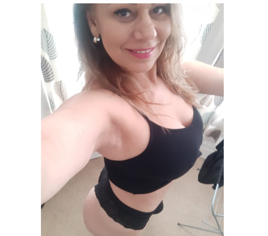 Escorts Gloucestershire Gloucester - Photos for HOT Fun Loving Latina Lola! 🎉PARTY🎉🫦