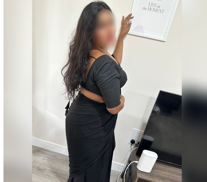 Mumtaz Myanmar Tamil Indian girl new in Birmingham