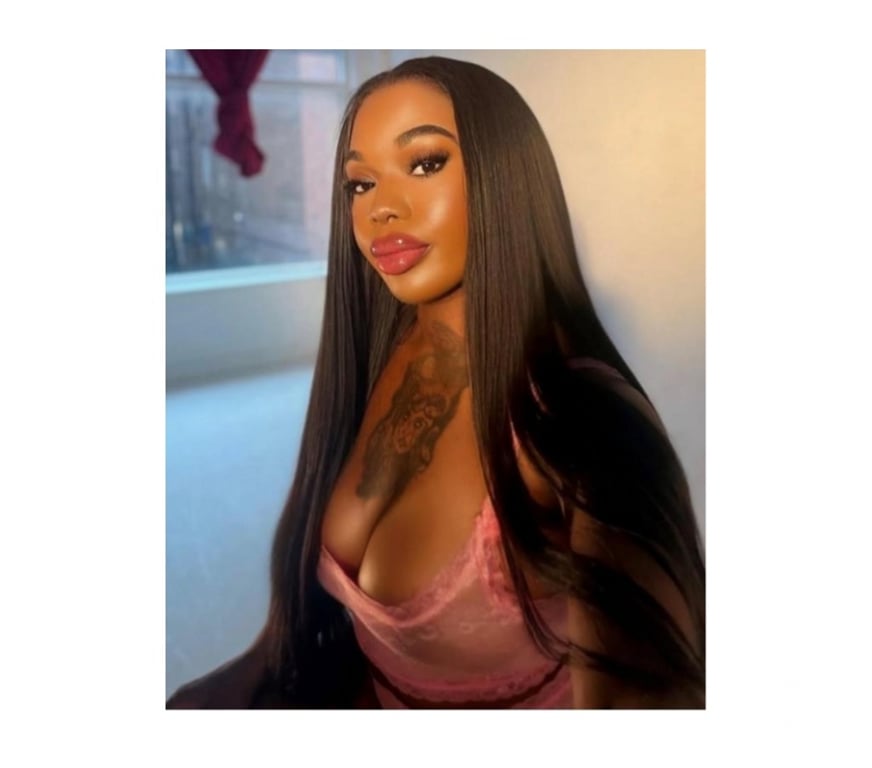 Escorts West Yorkshire Leeds - Photos for Calling 🥰🤩 real PARTY girl full service