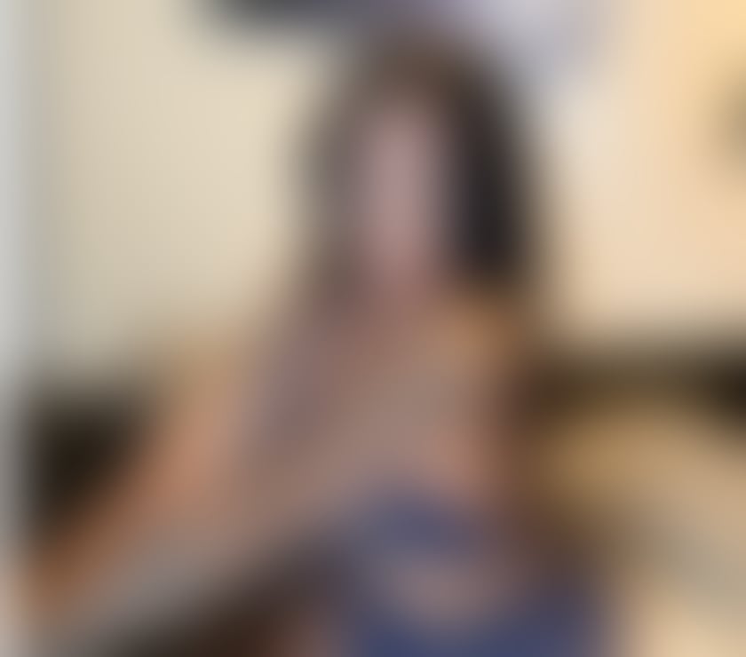 BEAUTIFUL BRAZILIAN IN THE CITY 🇧🇷🔥