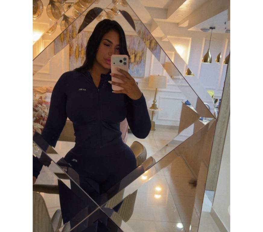 Escorts Buckinghamshire Milton Keynes - Photos for 🍭🎀BOMBOSHELL🎀🍭BIG BOOBIES😝🇩🇴