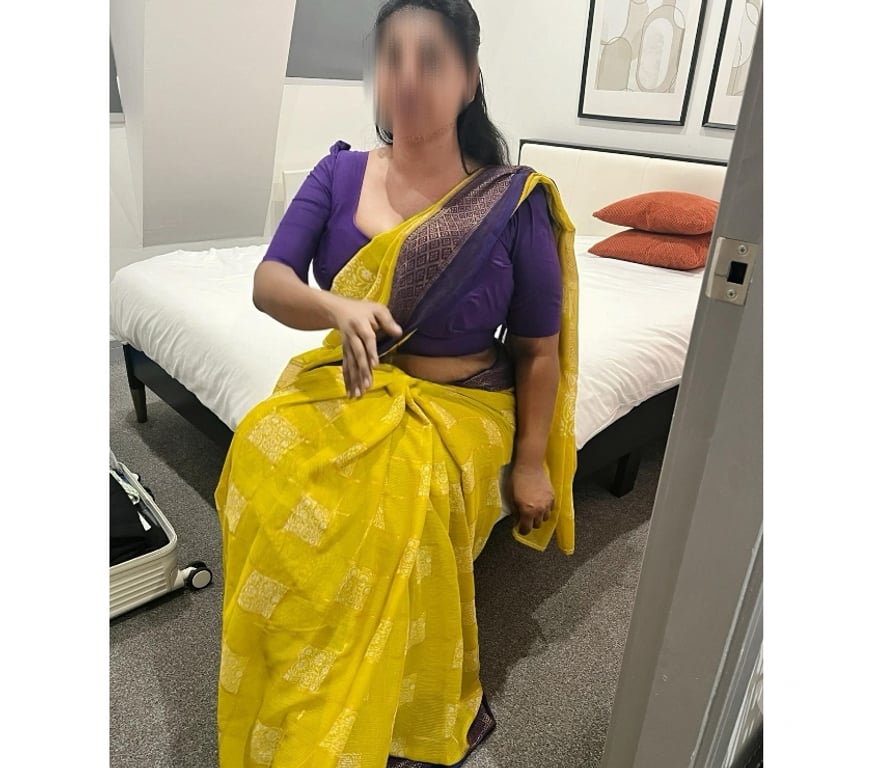 Escorts Lancashire Preston - Photos for Maithili South indian tamil girl new in Preston