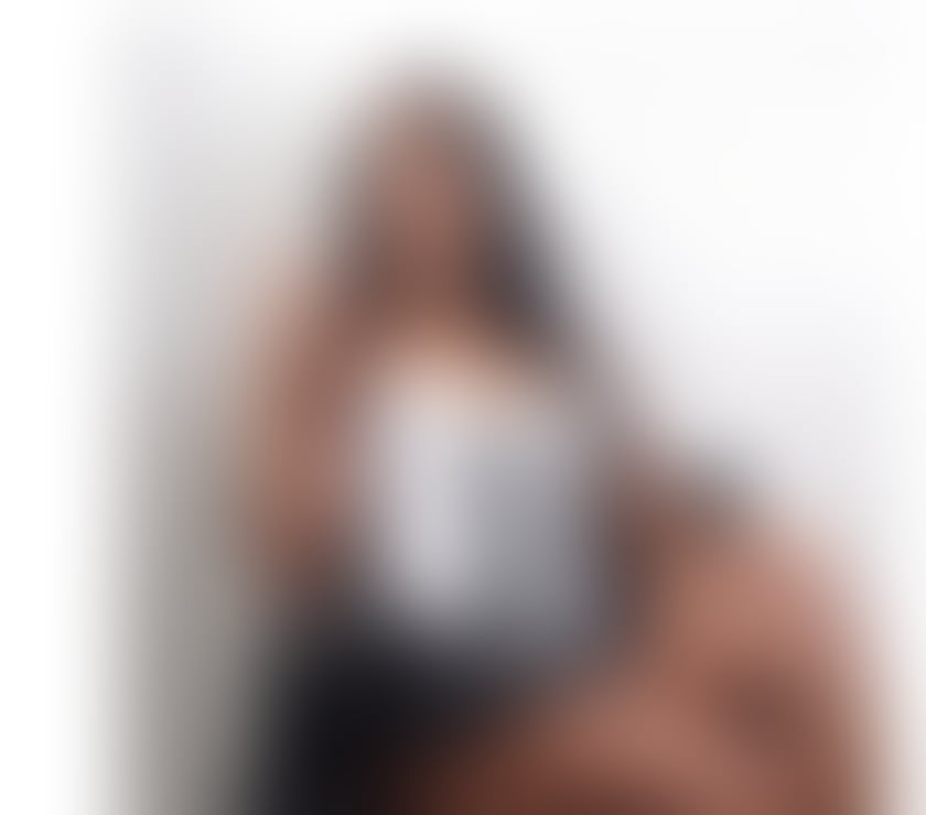 Brunette Brazilian party girl 🎊