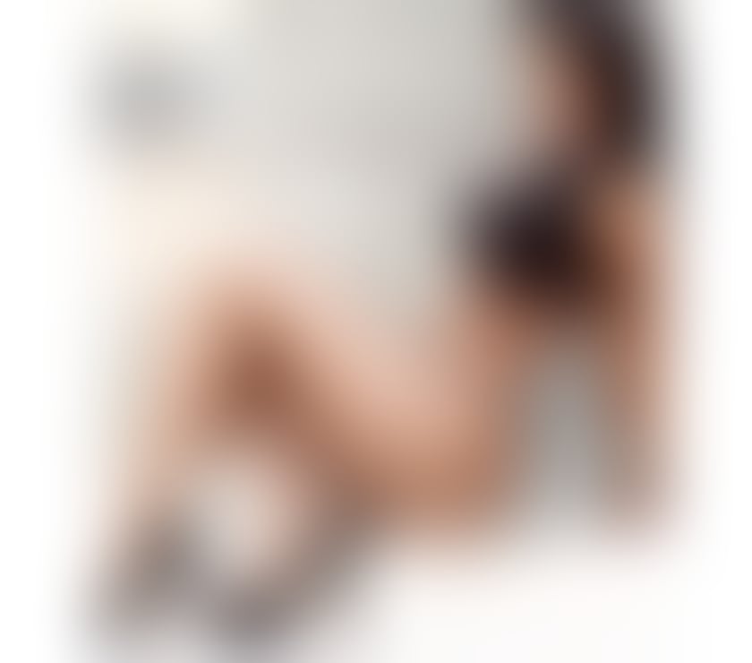 ⭐️☀️SARA STUNNING BRUNETTE⭐️☀️