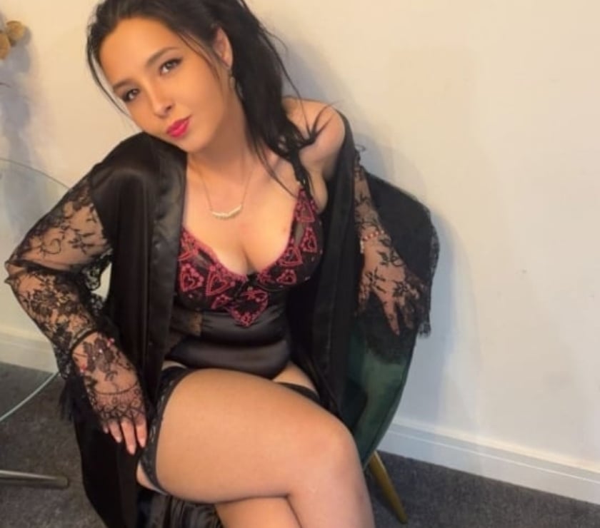 Escorts Salisbury Wiltshire - Photos for HELLO NEW IN TOWN LUSY and only on Outcall 24 7pary🍾