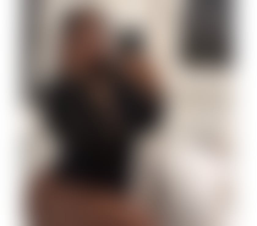 Sexy Naughty girl ebony 🍫🍷💋