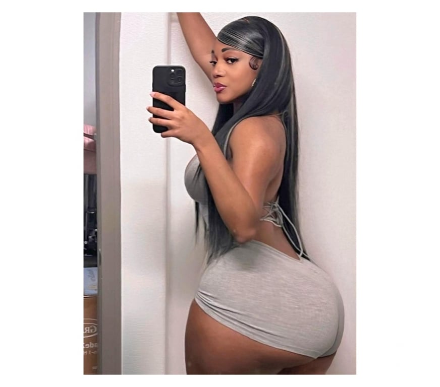 Escorts Surrey Guildford - Photos for Paola 🍑NEW LATINA IN TOWN 🔥DominatriXX