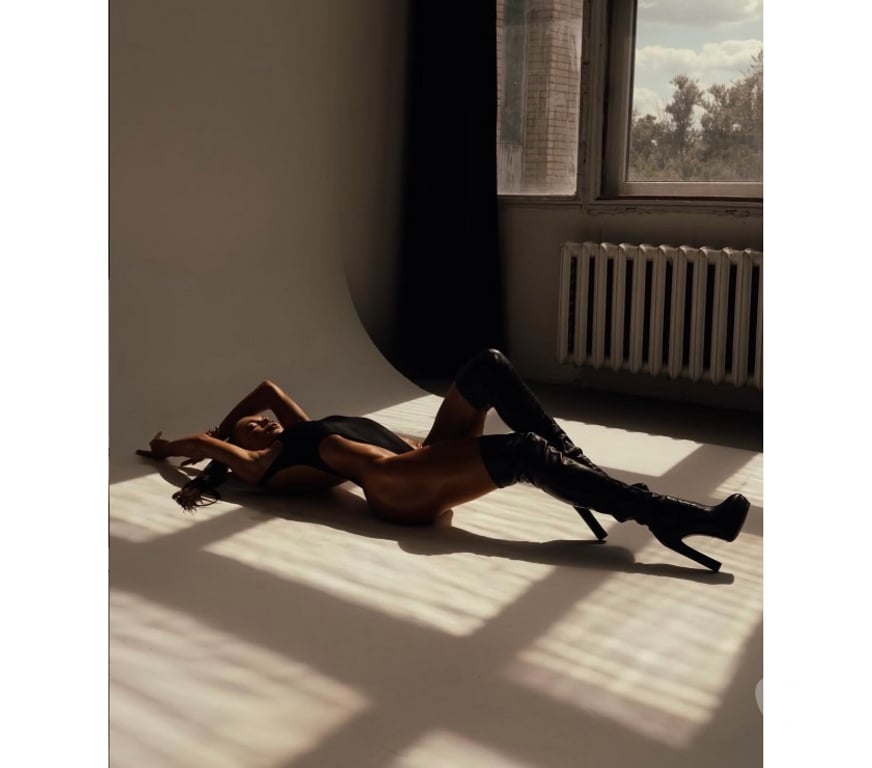 Escorts Essex Basildon - Photos for SOPHISTICATED NEW MODEL IN TOWN