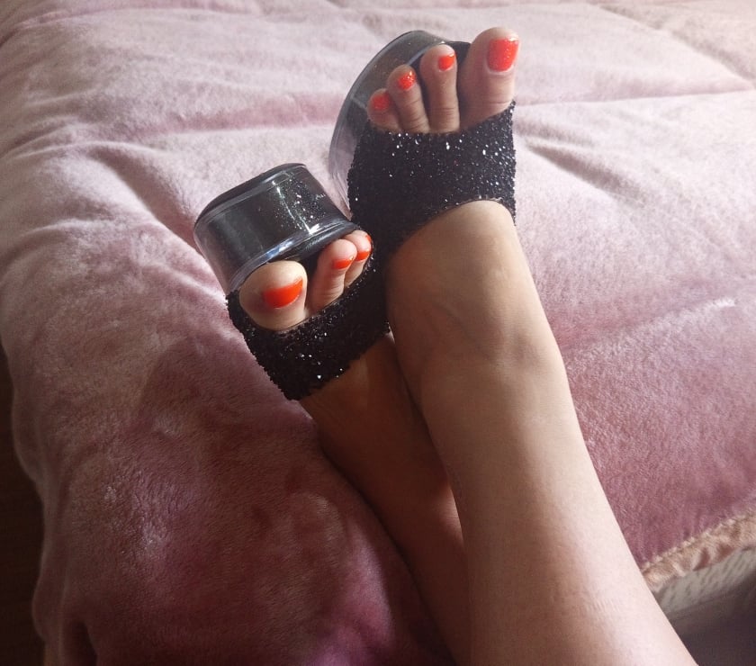 Escorts Gloucestershire Gloucester - Photos for New, sexxy, experienced PartyMilf for Ur pleasure...