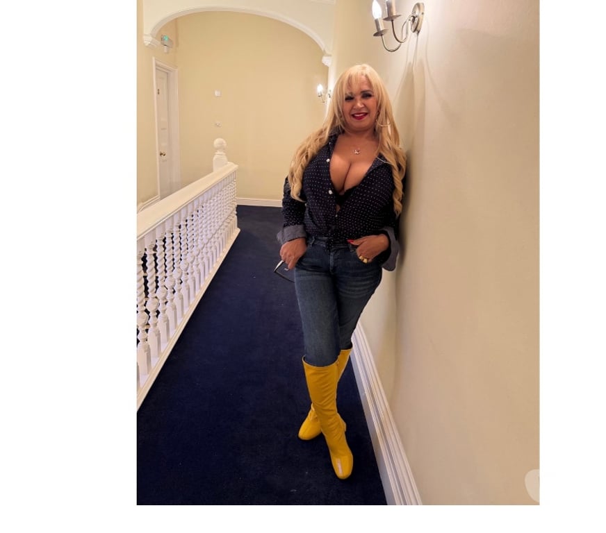 Escorts South Yorkshire Sheffield - Photos for Mary, a mature and naughty girl.❤️🍾🇧🇷