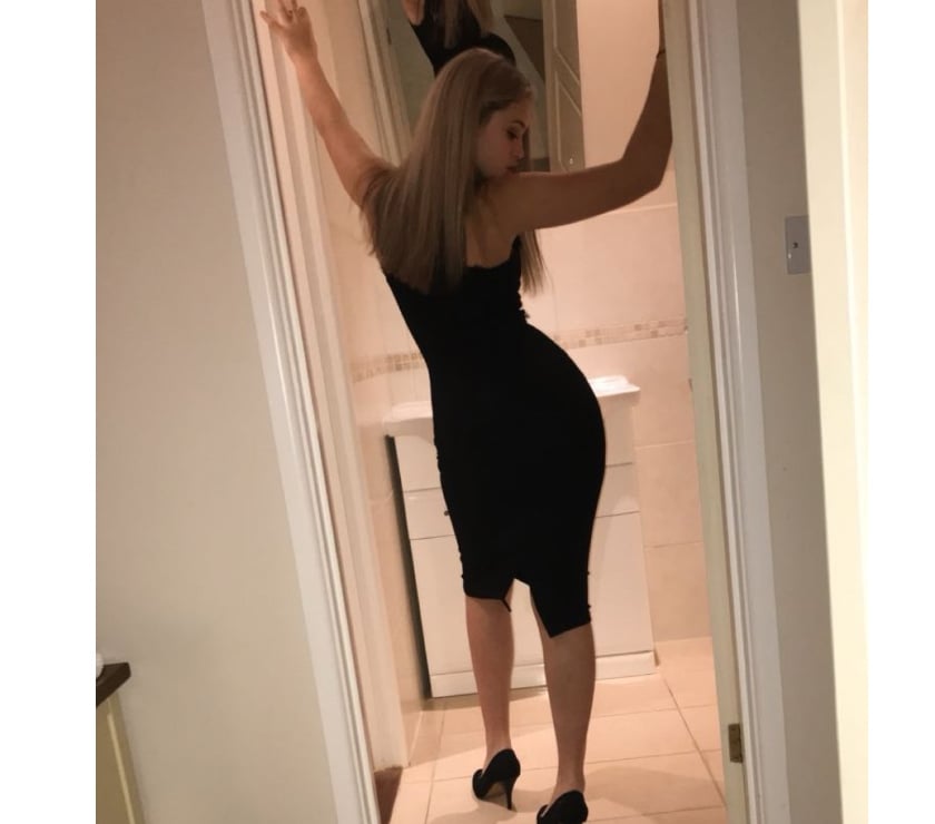 PETITE BIG TITTY ENGLISH BABE😝