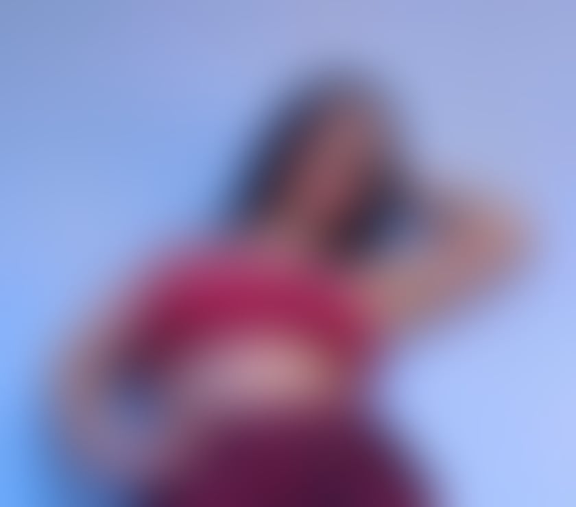 Bella brunette real picture