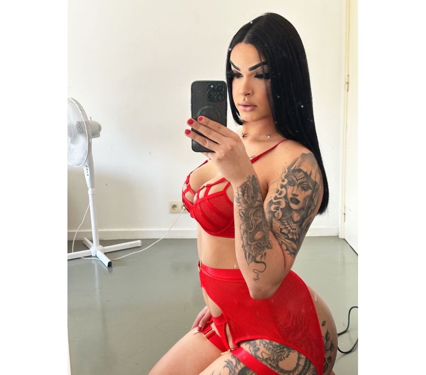 Trans Escorts North West London Harrow - Photos for MIKA LOTS OF MI-LK NOW 🍑🍆💦👅