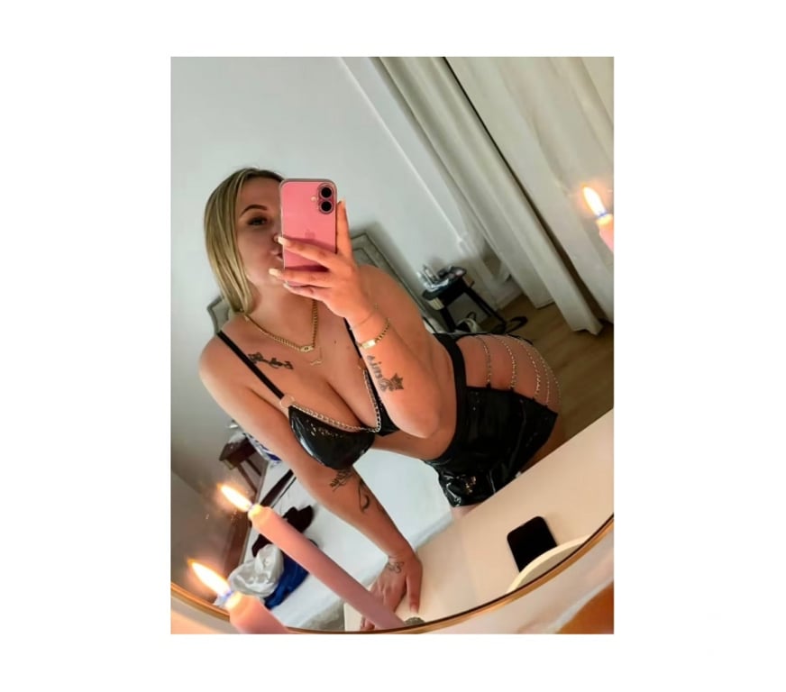 Escorts Merseyside Wirral - Photos for Hi boys call me Incall outcall party full service