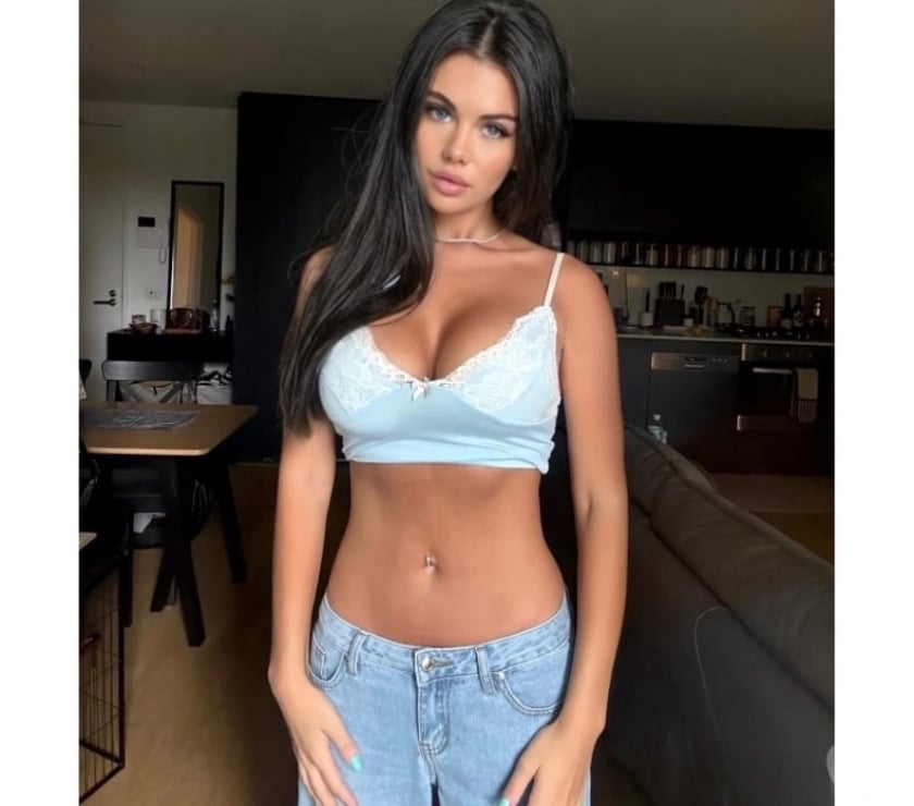 Escorts Warwickshire Warwick - Photos for ELLA🥂outcall party-girl🍭domination naughty girl🍑