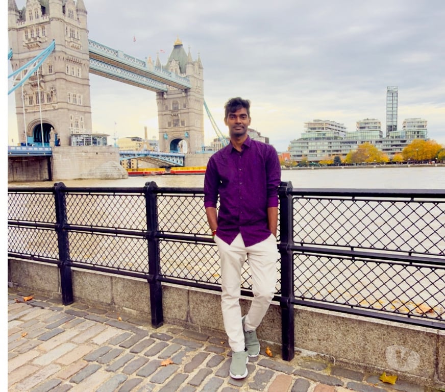 Escorts Central London London Bridge Station - Central London - Photos for A - Z SERVICES FOR GIRLS AND WOMEN