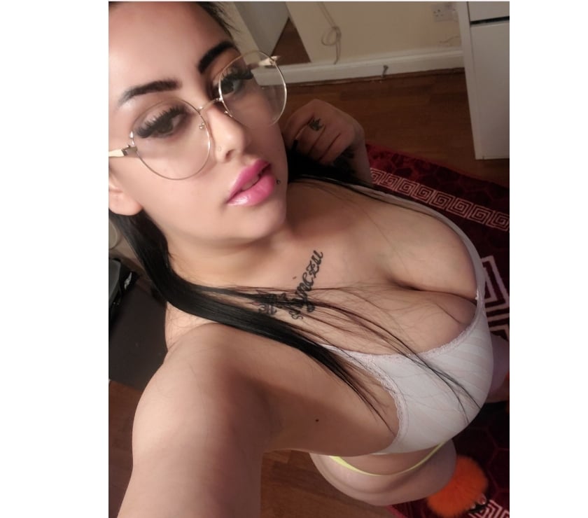 Escorts Croydon Town Centre Croydon - Photos for HORNY BRUNETTE ❤️‍🔥ELLA REALL recent foto 💦KISS