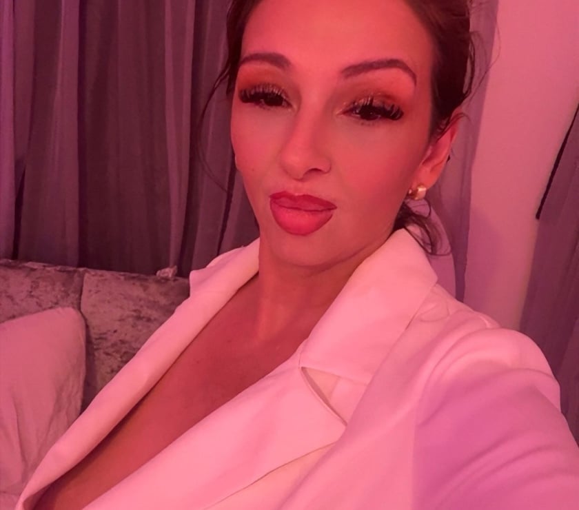 Escort Belle Vale Liverpool - Photos for Fatal seduction, charm and danger in every moment