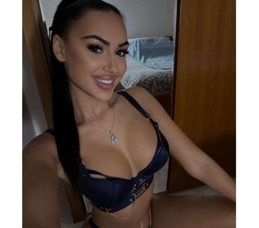 Escorts Hertfordshire St. Albans - Photos for Naughty brunette girl around outcall only