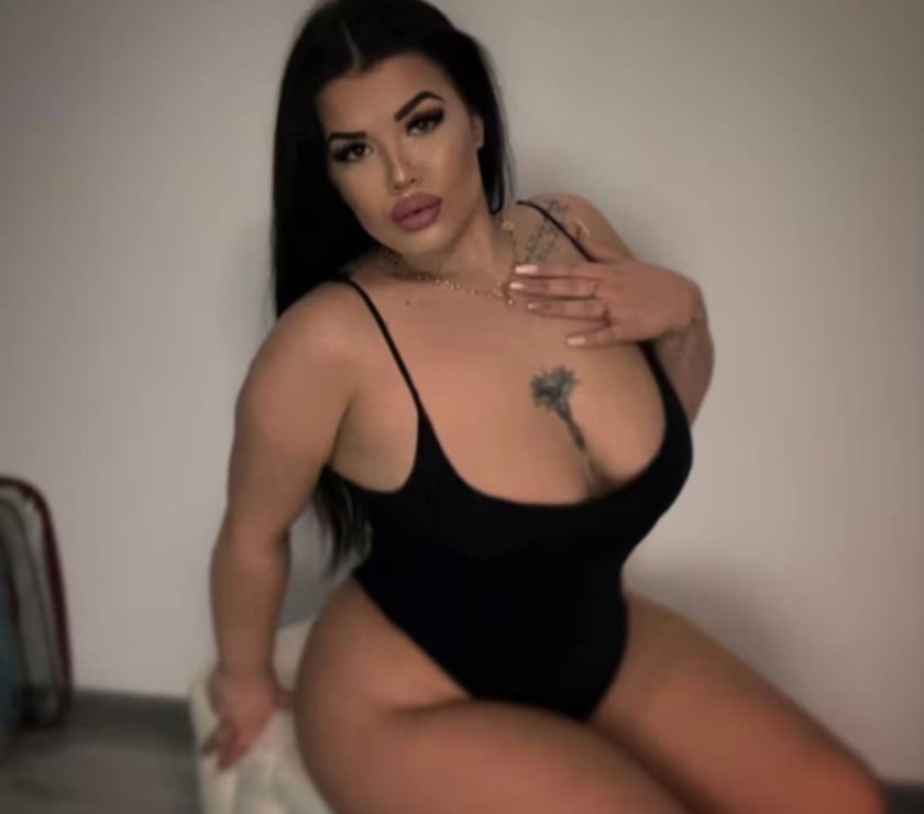 Escort Huddersfield Kirklees - Photos for Queen of Blow best and really N'augh