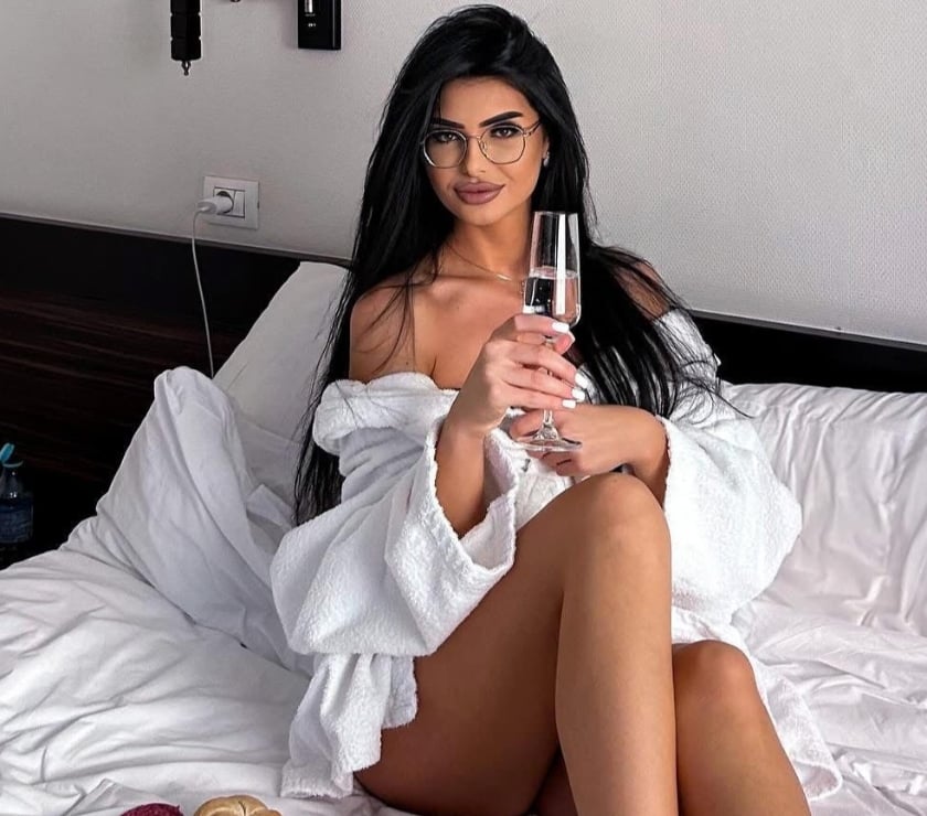 ❤️I Just Arrived In Your Town- New Girl Call Me ❤️