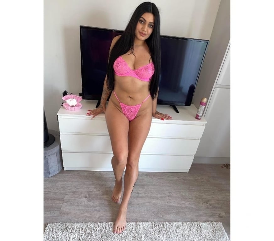 Escorts Buckinghamshire Milton Keynes - Photos for Carina New in your city party grill incall outcall
