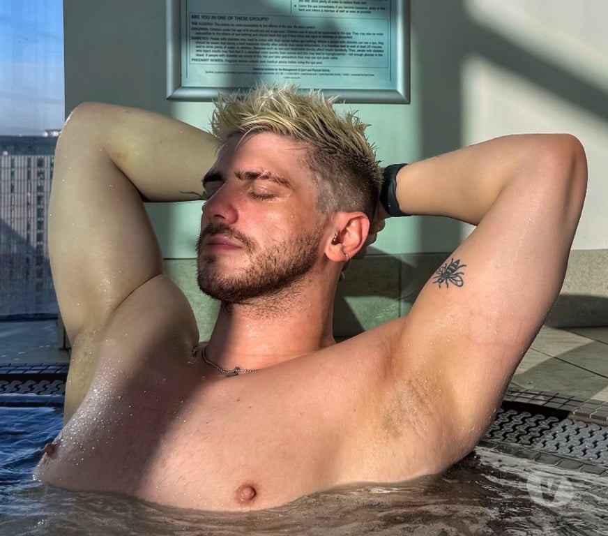  Gay massage Greater Manchester Manchester - Photos for 6ft, XL & confident northerner. Avl for In & Outcalls😉