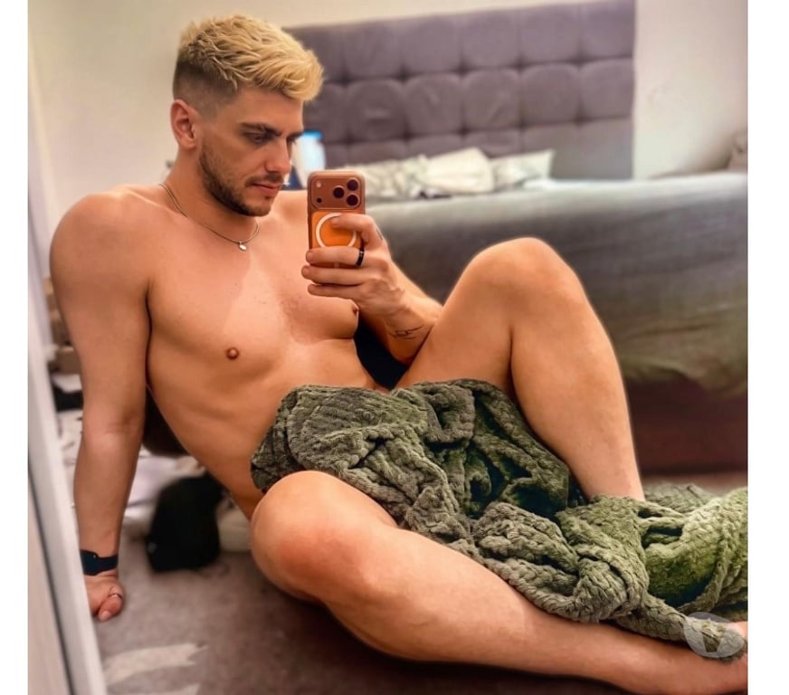  Gay massage West London Paddington - West London - Photos for XL.TOMMY: 6ft1 RUGBY BUILD – VISITING 18-22 MAY. W2 1EG.