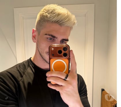 Photos for TALL, BUILT RUGBY GUY • 6ft 1 • VISITING SUN-FRI