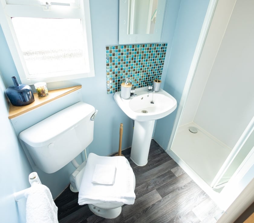 secondhand caravans Kent Swale - Photos for Cosalt Torino Three Bedroom Caravan For Sale