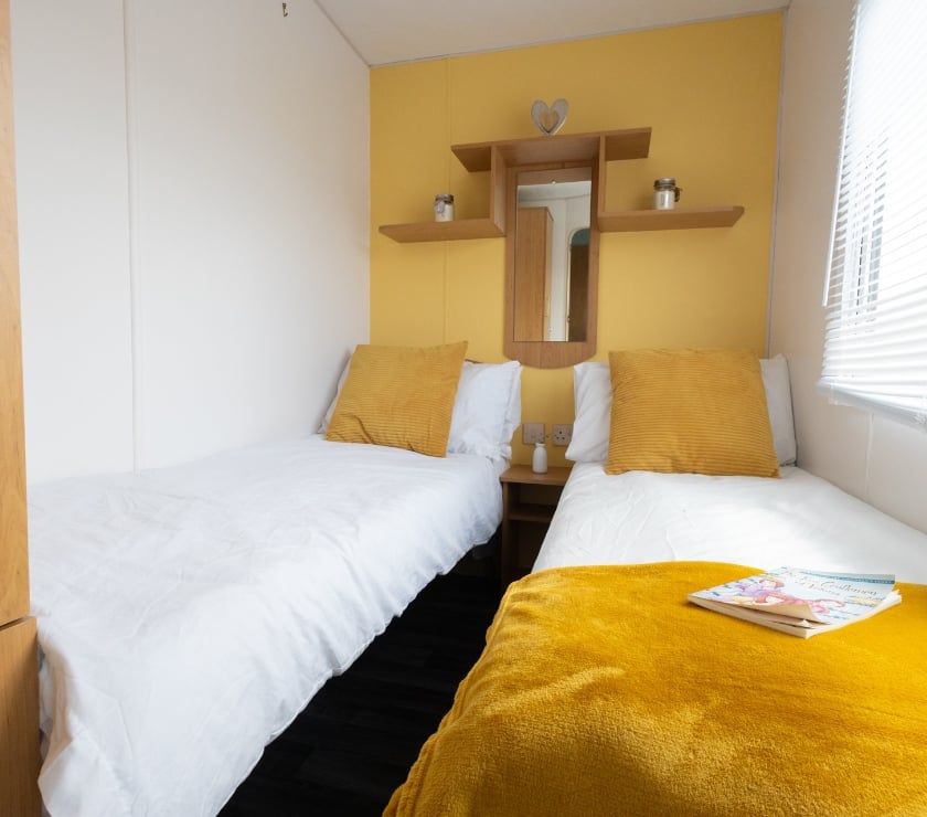 secondhand caravans Kent Swale - Photos for Cosalt Torino Three Bedroom Caravan For Sale