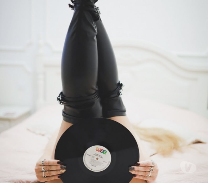 Escorts Slough Slough Town Centre - Slough - Photos for New, sexxy, experienced PartyMilf for Ur pleasure...