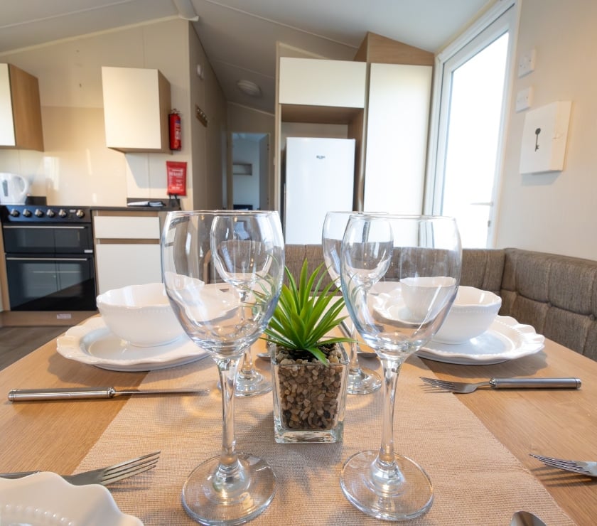 secondhand caravans Kent Swale - Photos for Willerby Mistral Three Bedroom