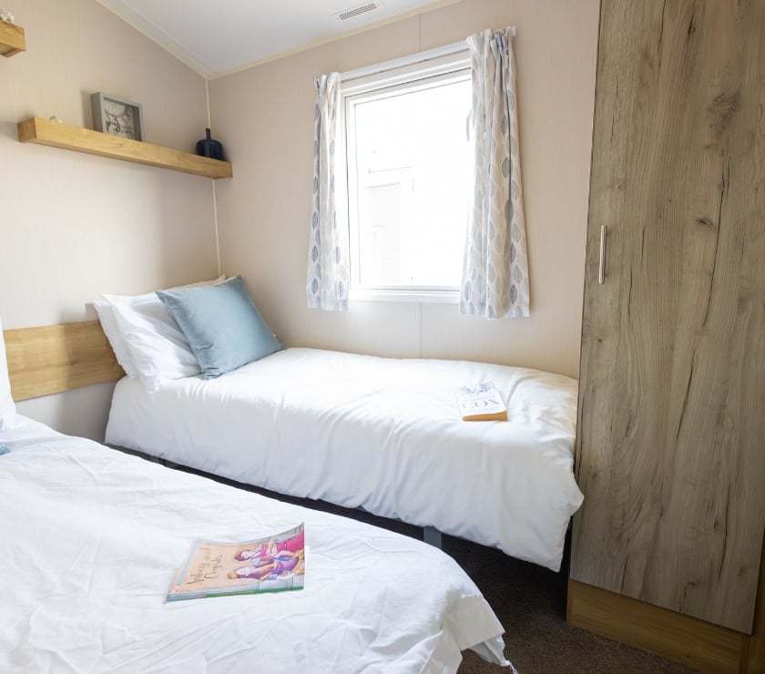 secondhand caravans Kent Swale - Photos for Willerby Caledonia for sale